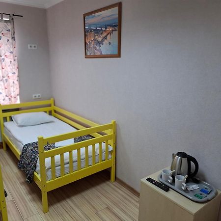 Guest House "Vladimirskaya 42" Kiev Eksteriør bilde