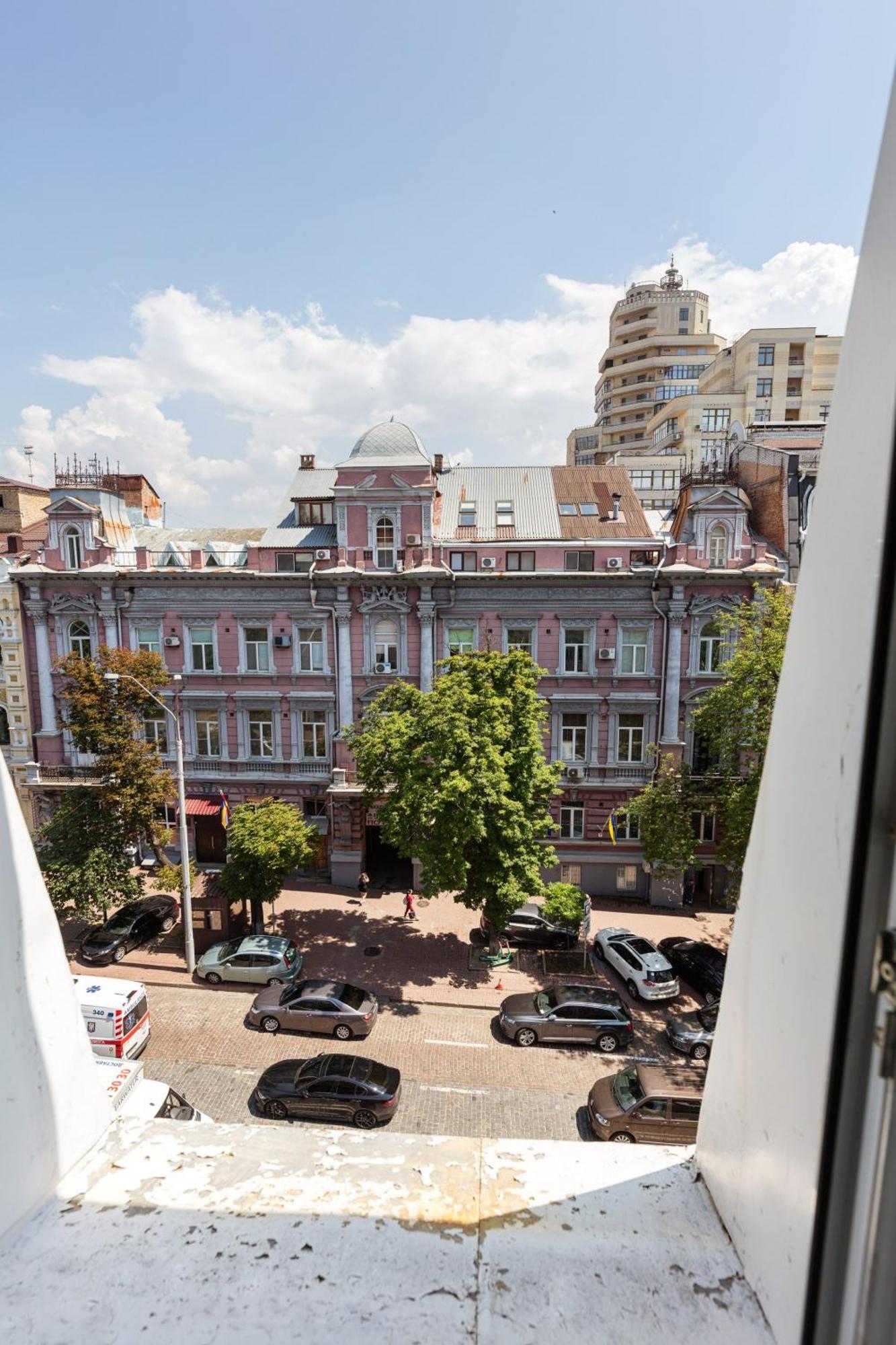 Guest House "Vladimirskaya 42" Kiev Eksteriør bilde