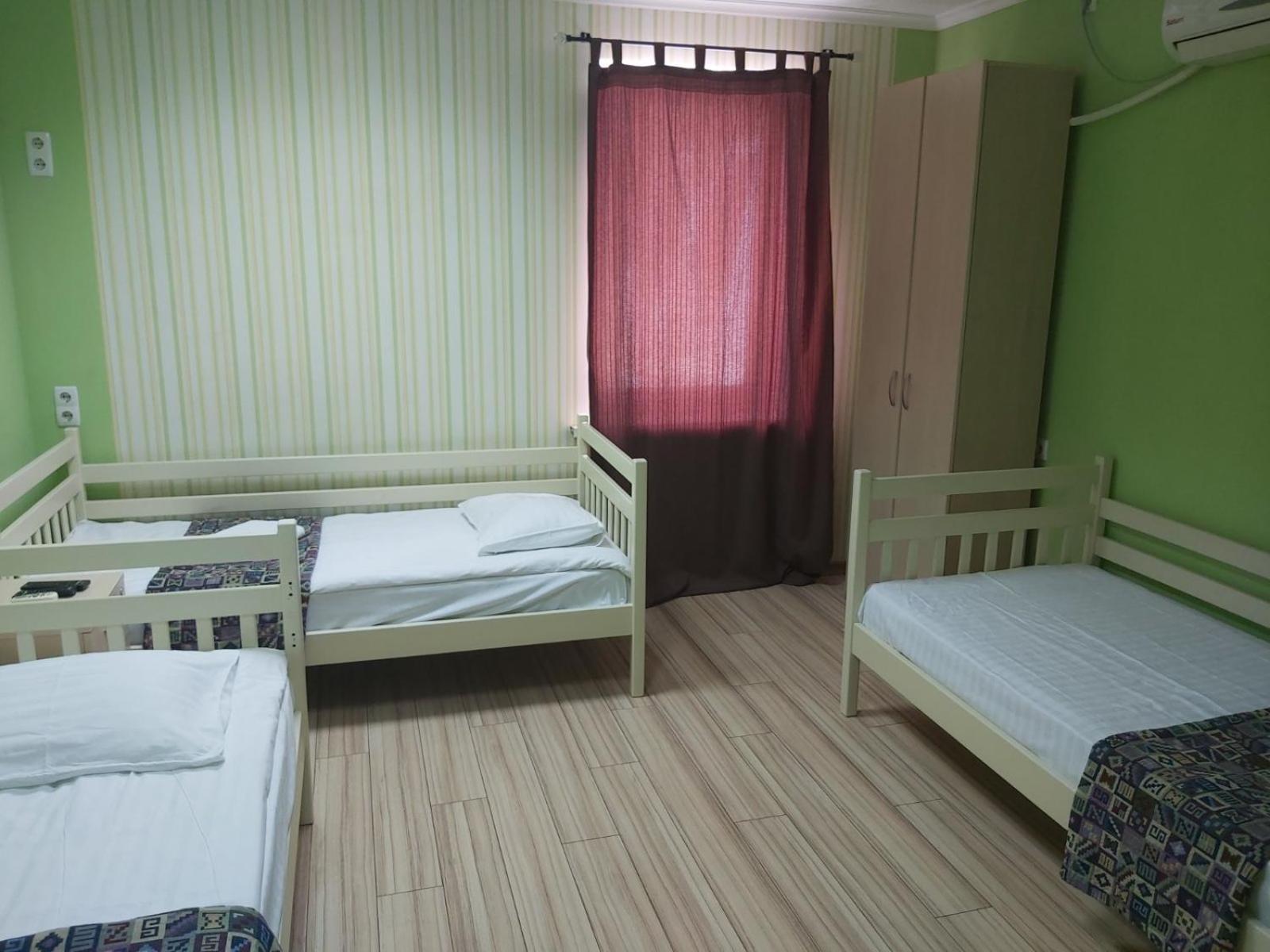 Guest House "Vladimirskaya 42" Kiev Eksteriør bilde
