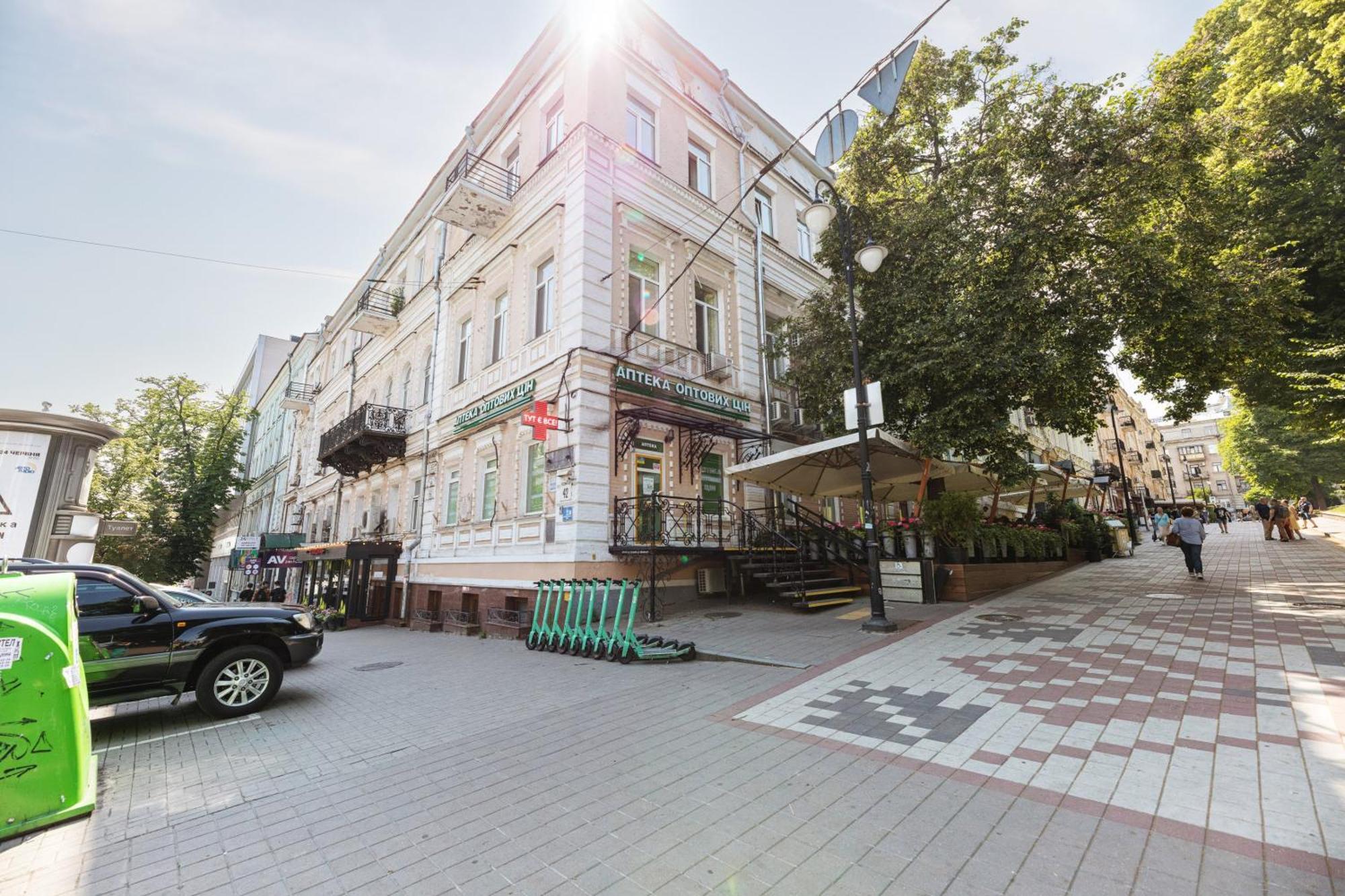 Guest House "Vladimirskaya 42" Kiev Eksteriør bilde