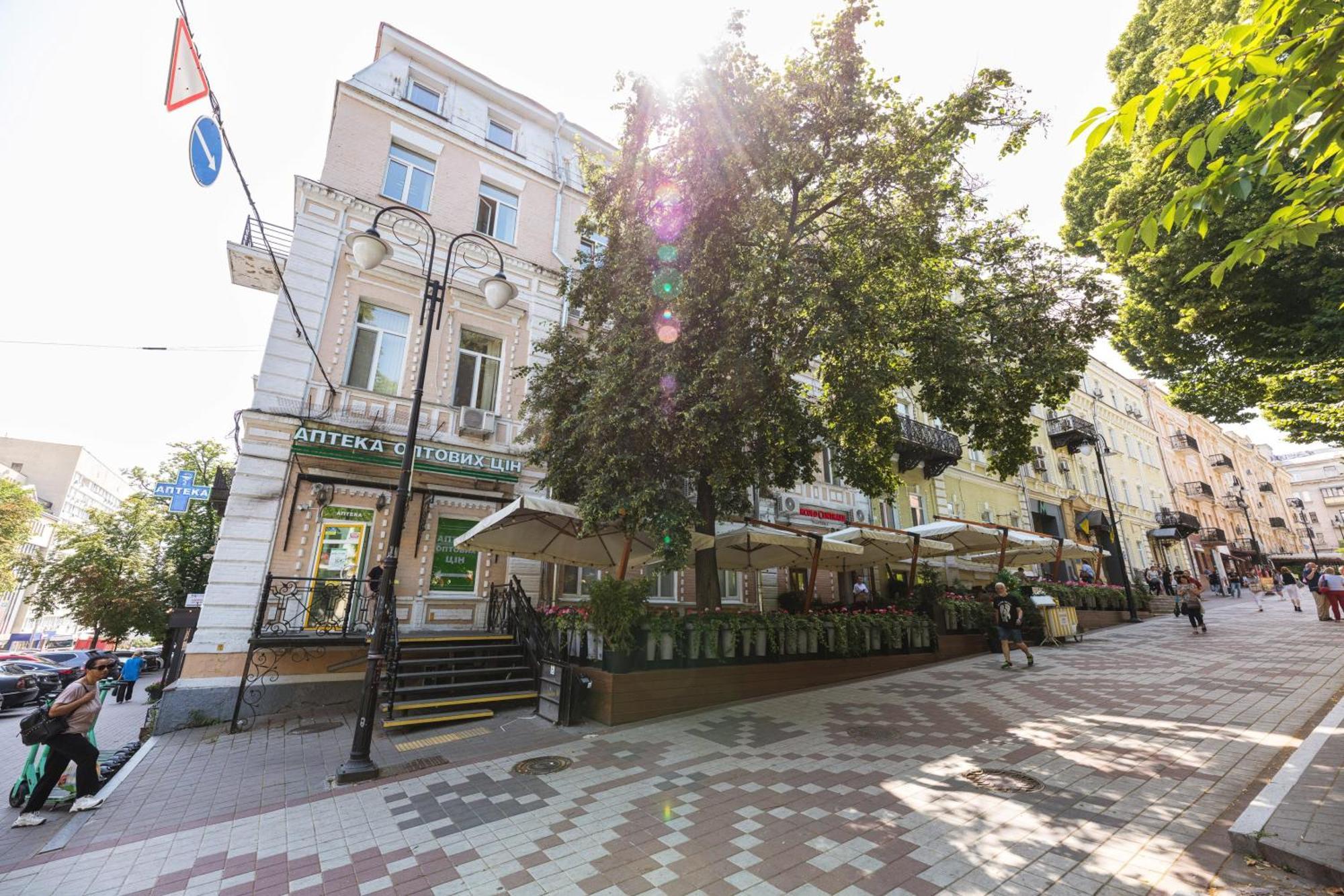 Guest House "Vladimirskaya 42" Kiev Eksteriør bilde