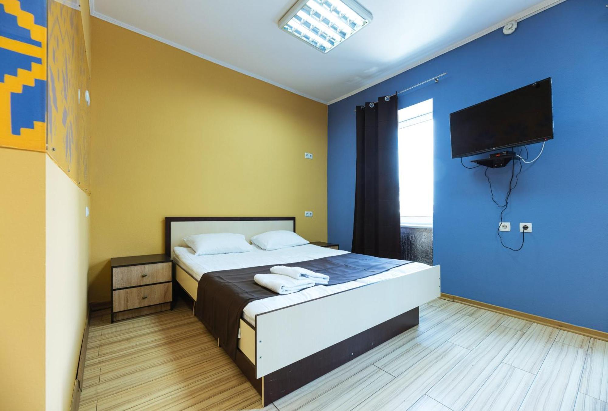Guest House "Vladimirskaya 42" Kiev Eksteriør bilde