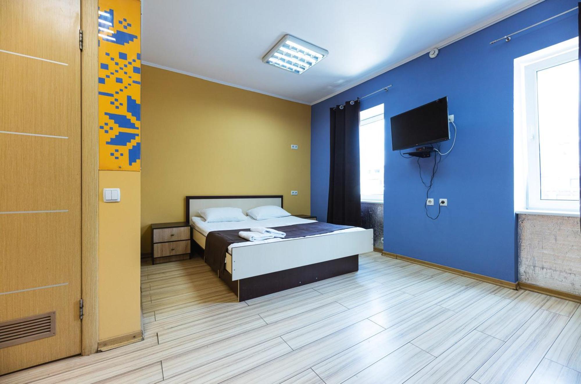 Guest House "Vladimirskaya 42" Kiev Eksteriør bilde