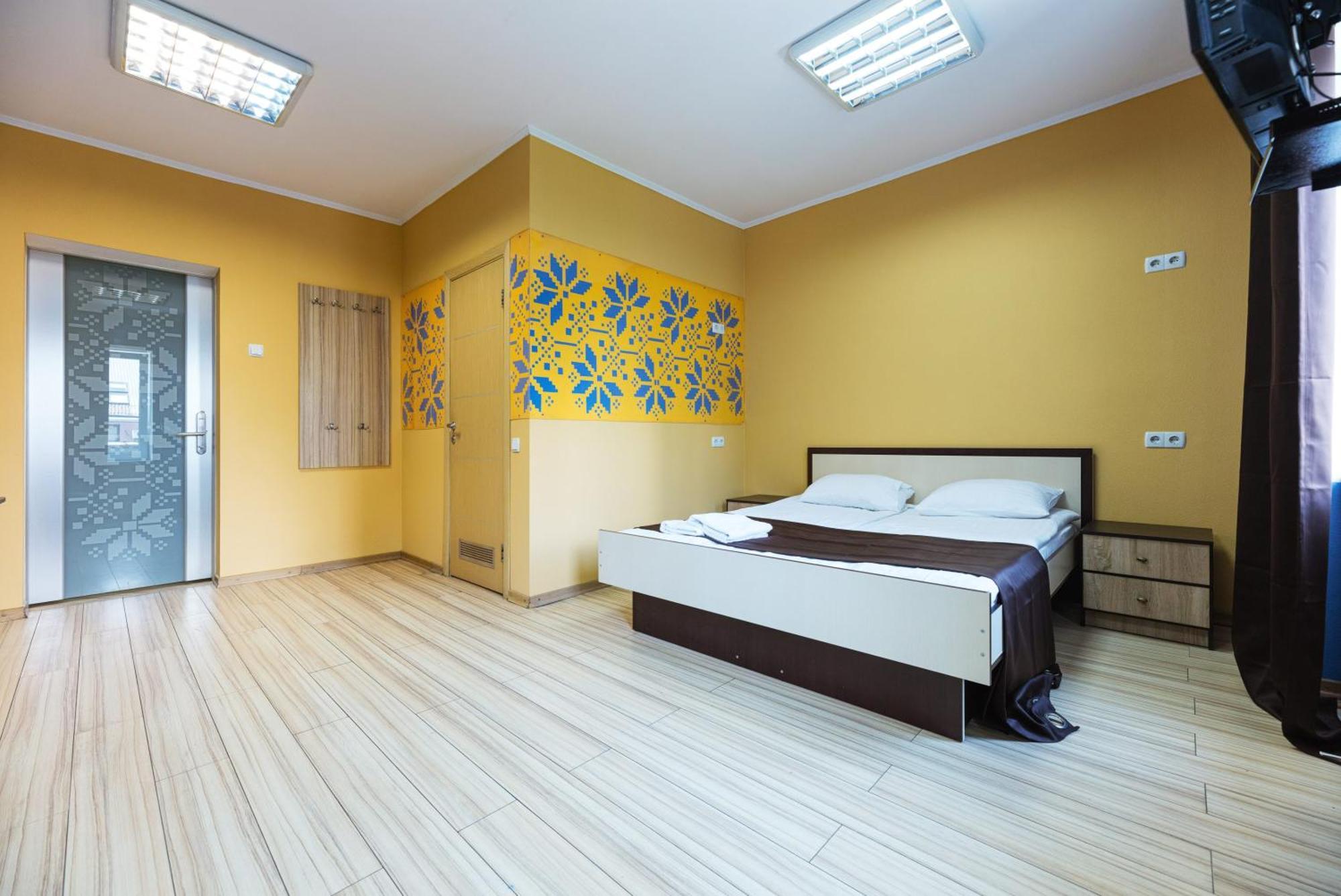 Guest House "Vladimirskaya 42" Kiev Eksteriør bilde