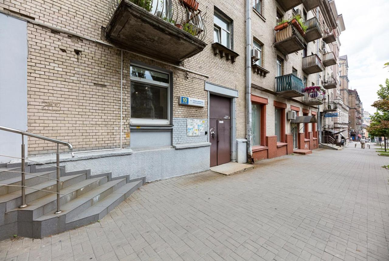 Guest House "Vladimirskaya 42" Kiev Eksteriør bilde