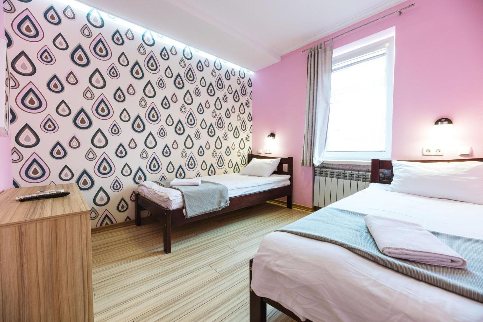 Guest House "Vladimirskaya 42" Kiev Eksteriør bilde
